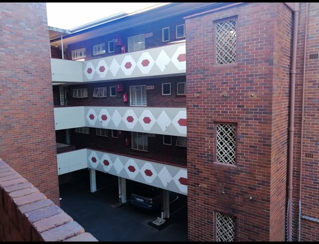 1.5 BEDROOM FLAT FOR SALE IN GLENWOOD